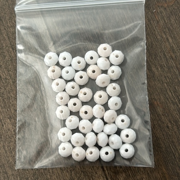 Assorted Crafting Bead Set, Colourful Jewellery Making Beads, Loose Craft Supply - Picture 11 of 11